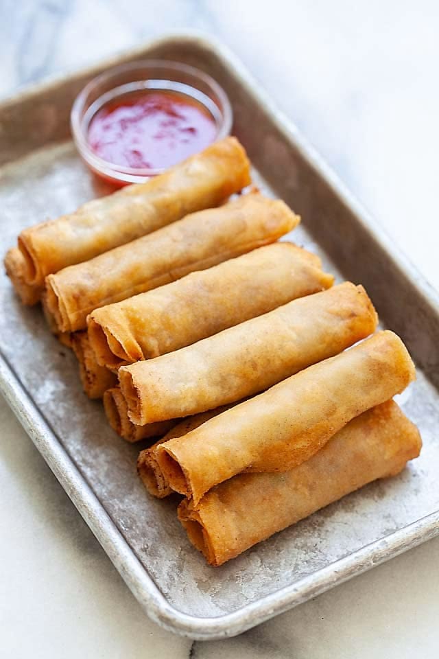 Extra crispy lumpia spring rolls with sweet chilli sauce